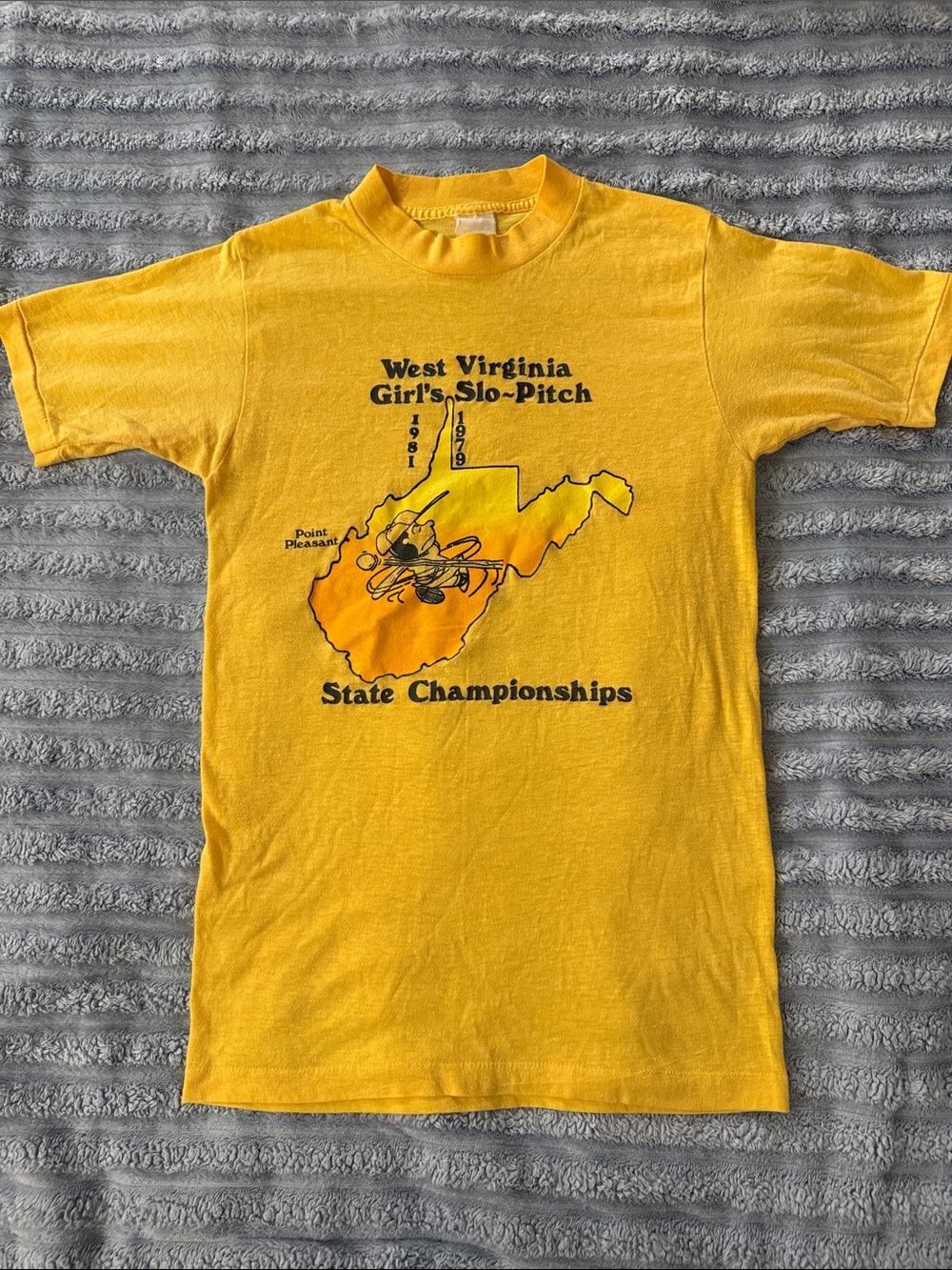 Vintage 1979-81 Peanuts Lucy Van Pelt West Virginia Softball Tee Single Stitch